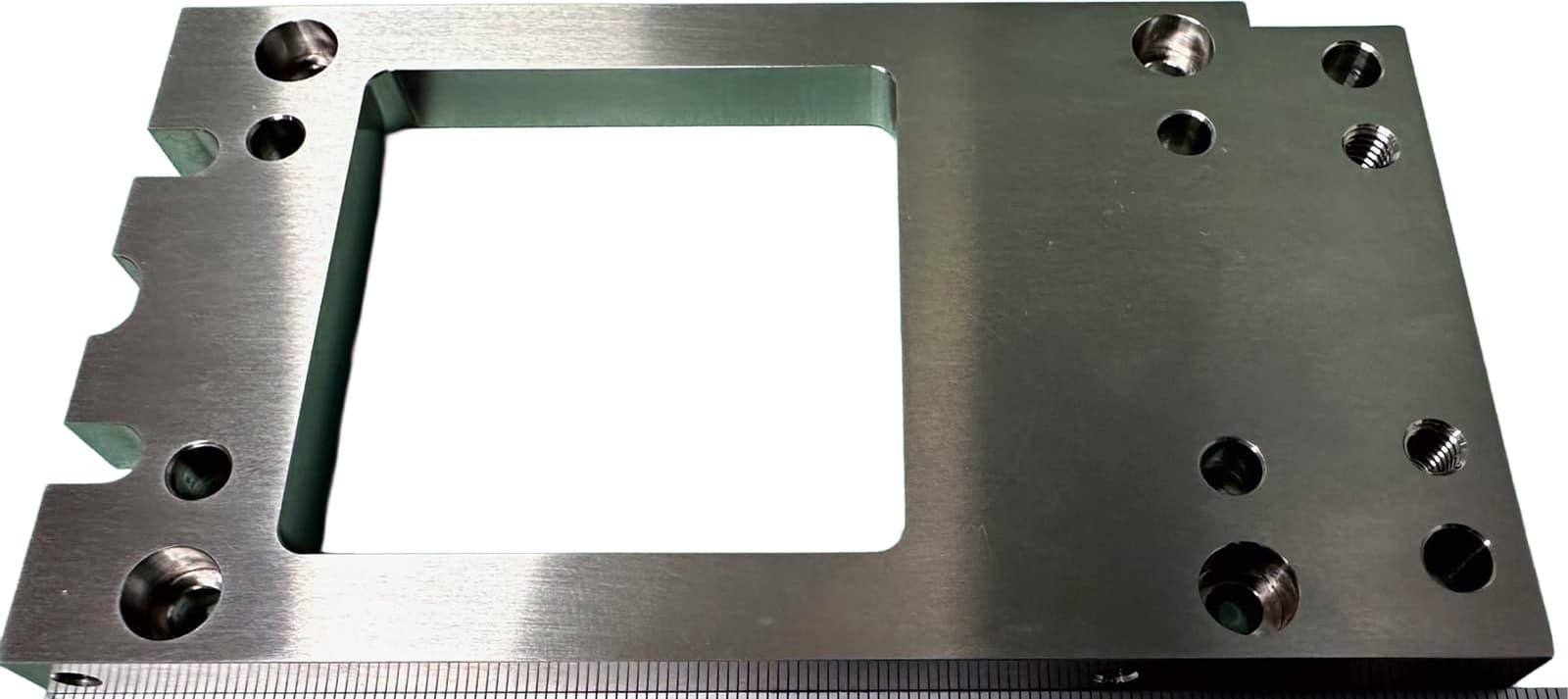 諏訪機械のインバー加工